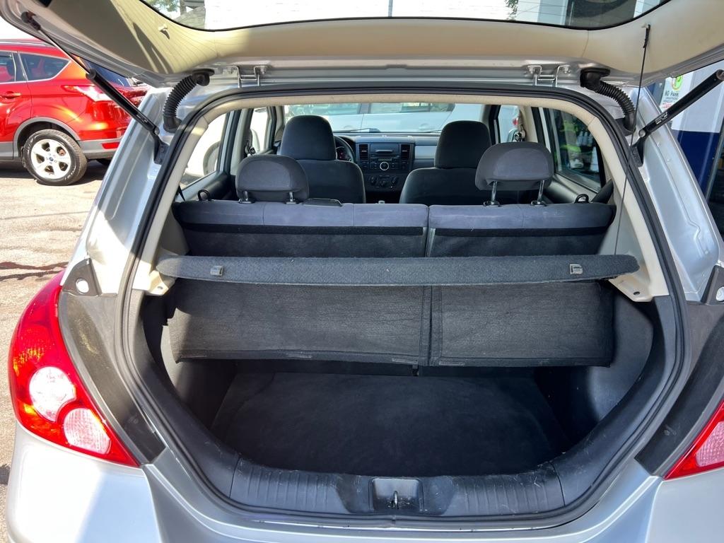 Nissan Versa 1.8 S Hatchback 2009