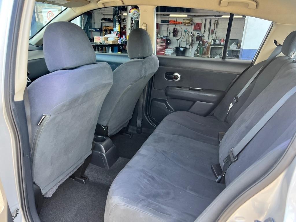 Nissan Versa 1.8 S Hatchback 2009