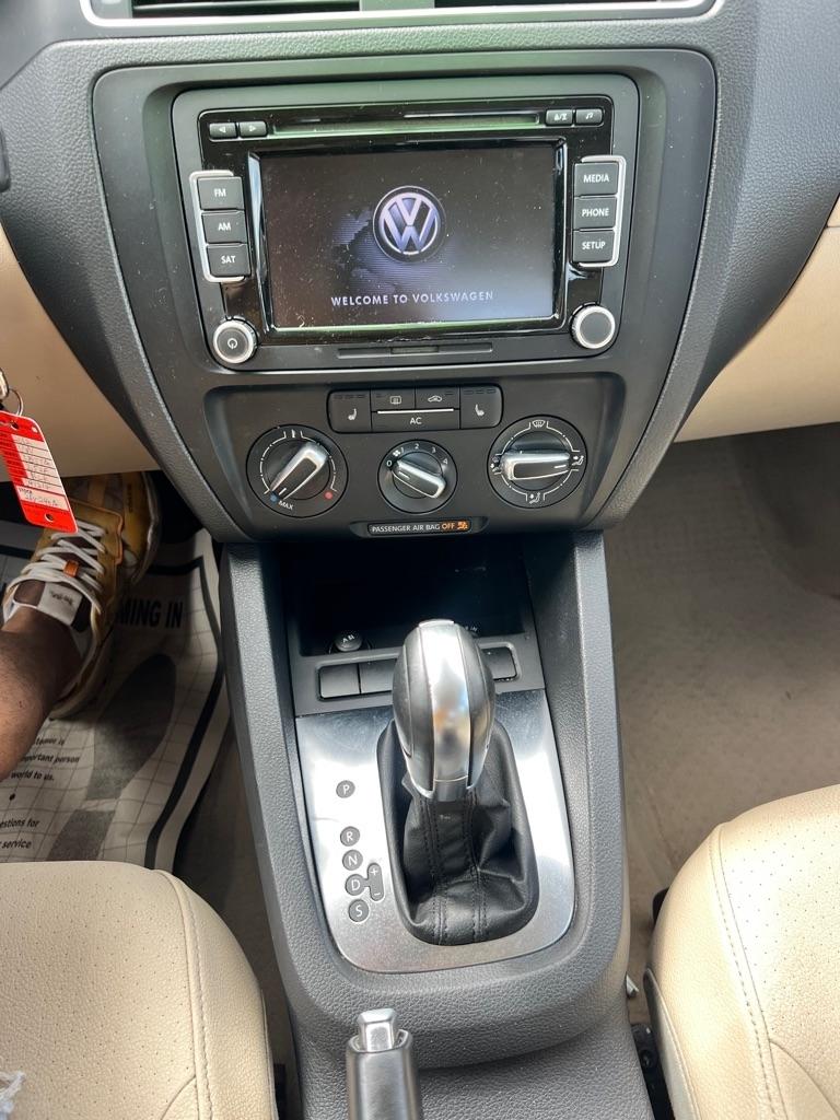 Volkswagen Jetta SE 2012