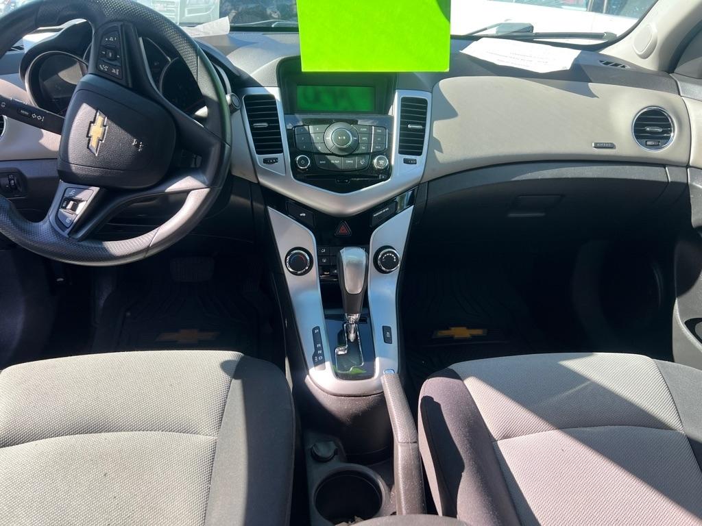 Chevrolet Cruze photo 9