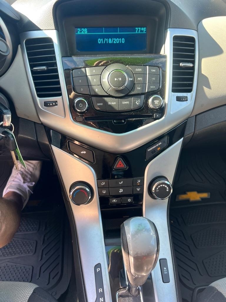 Chevrolet Cruze photo 11