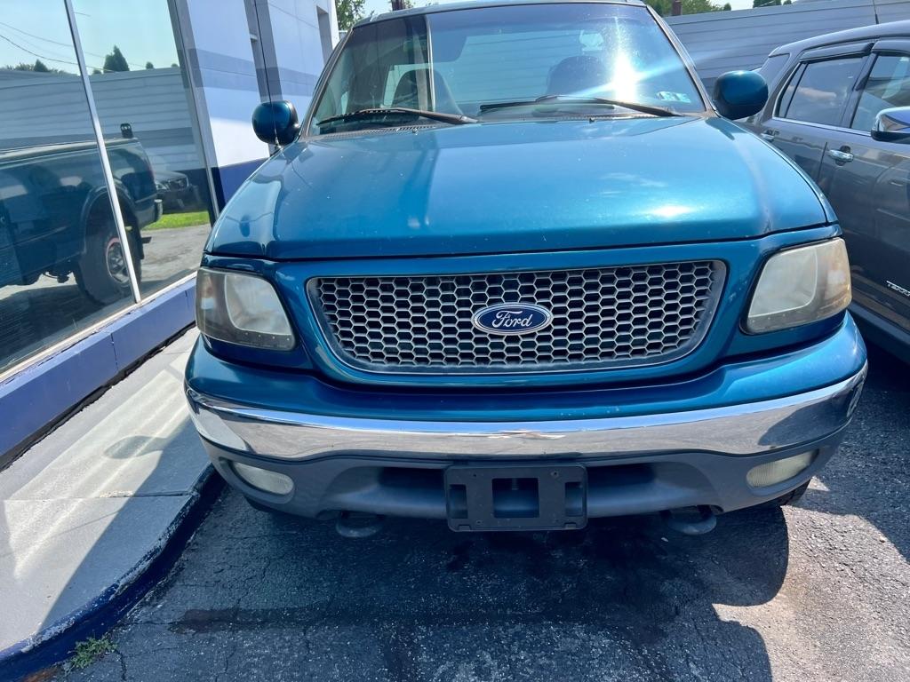 Ford F-150 XL Short Bed 4WD 2001
