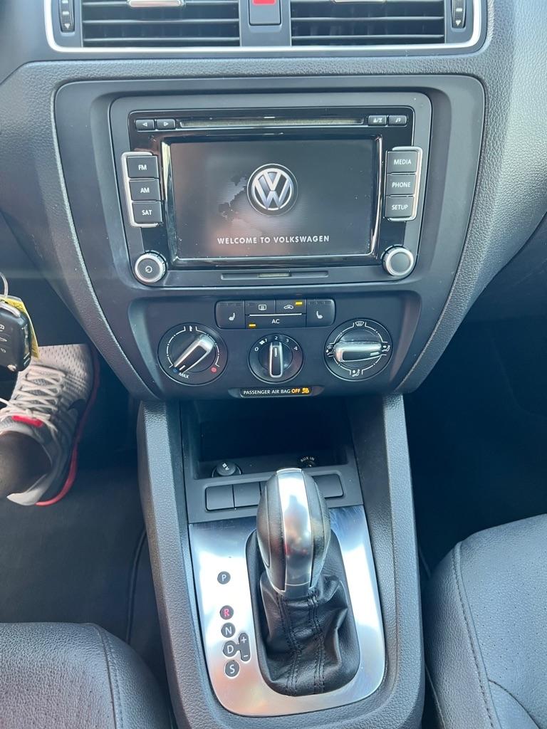 Volkswagen Jetta SE 2012