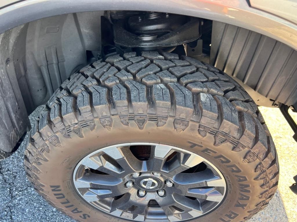 Nissan Titan photo 4