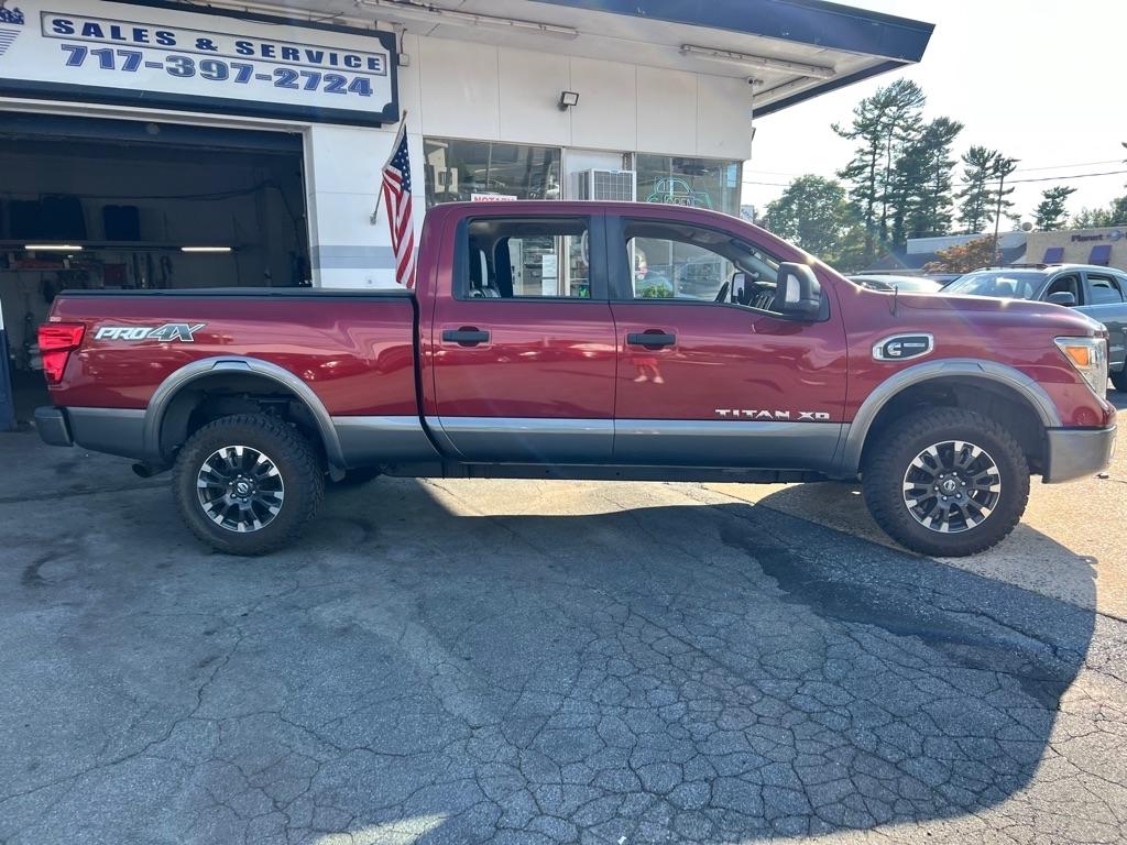 Nissan Titan photo 5