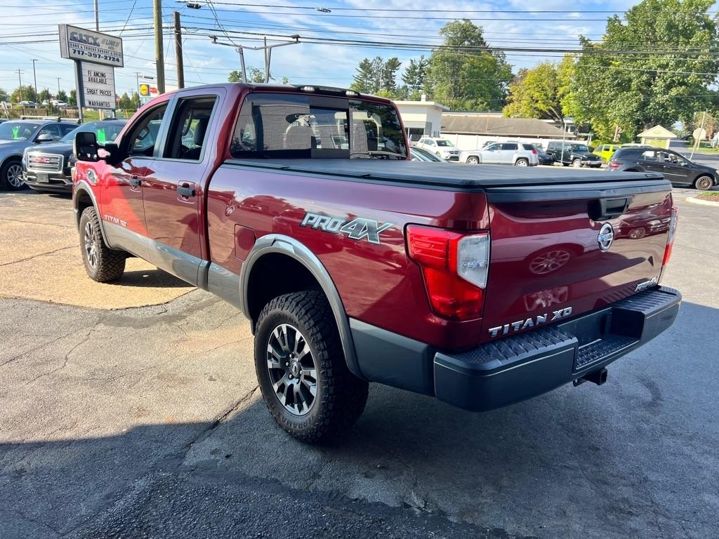 Nissan Titan photo 9