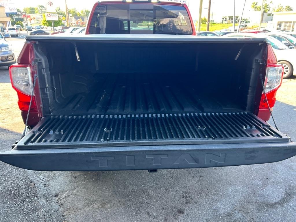 Nissan Titan photo 10
