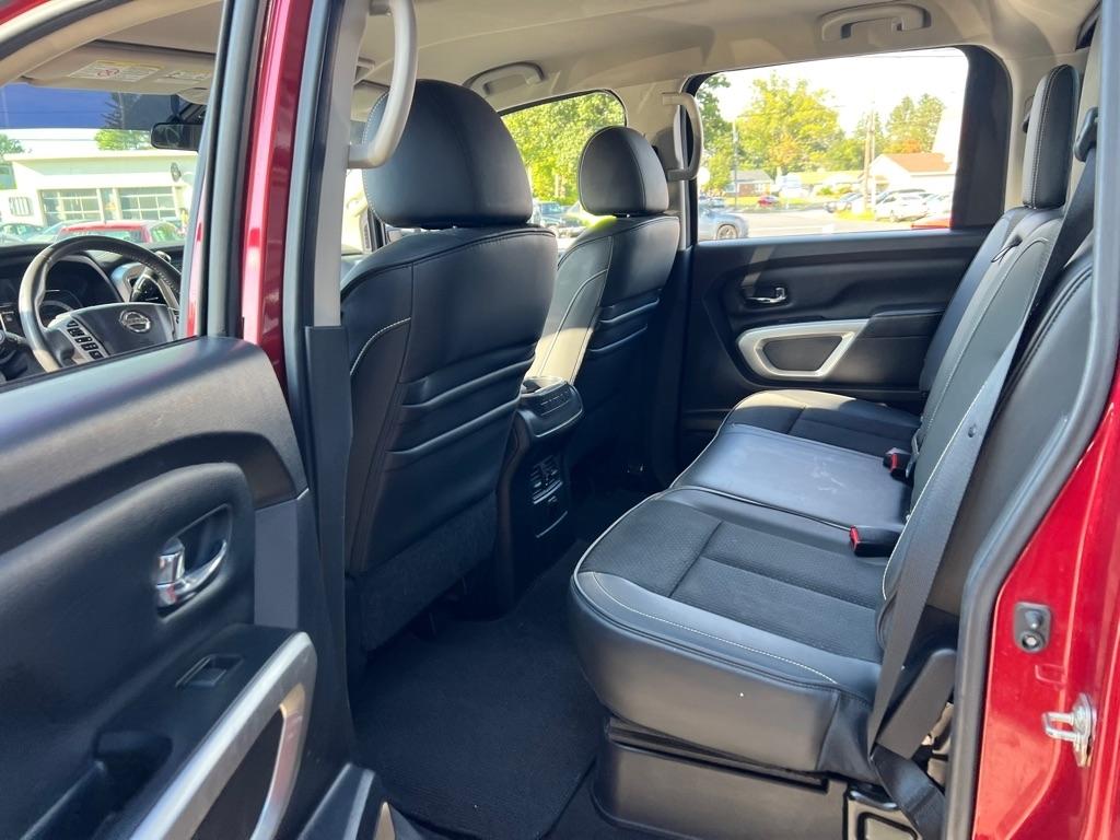 Nissan Titan photo 13