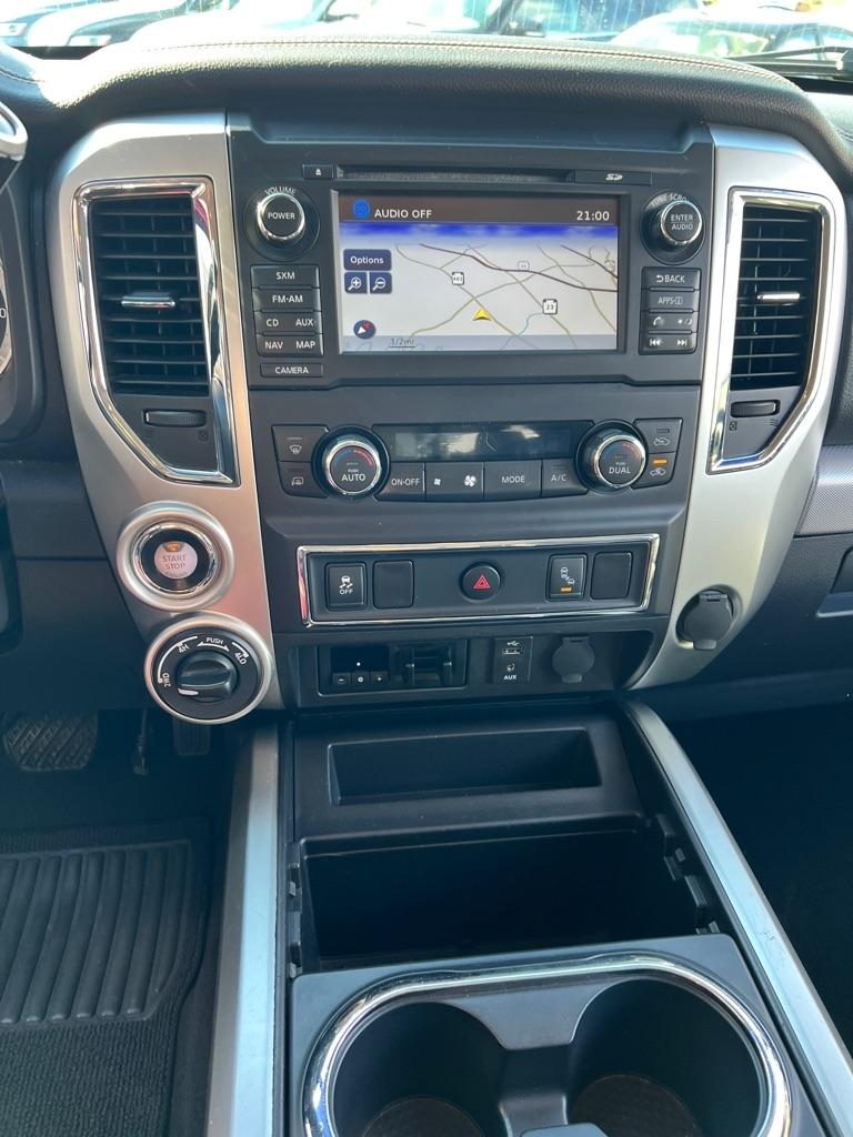 Nissan Titan photo 17