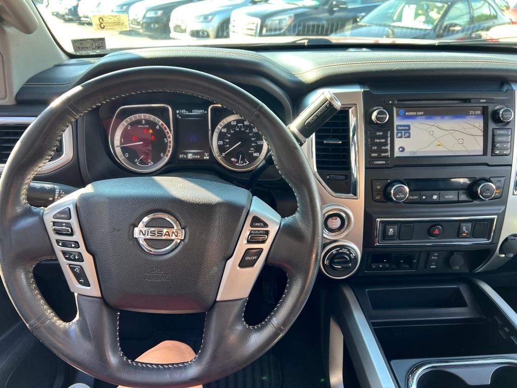 Nissan Titan photo 18