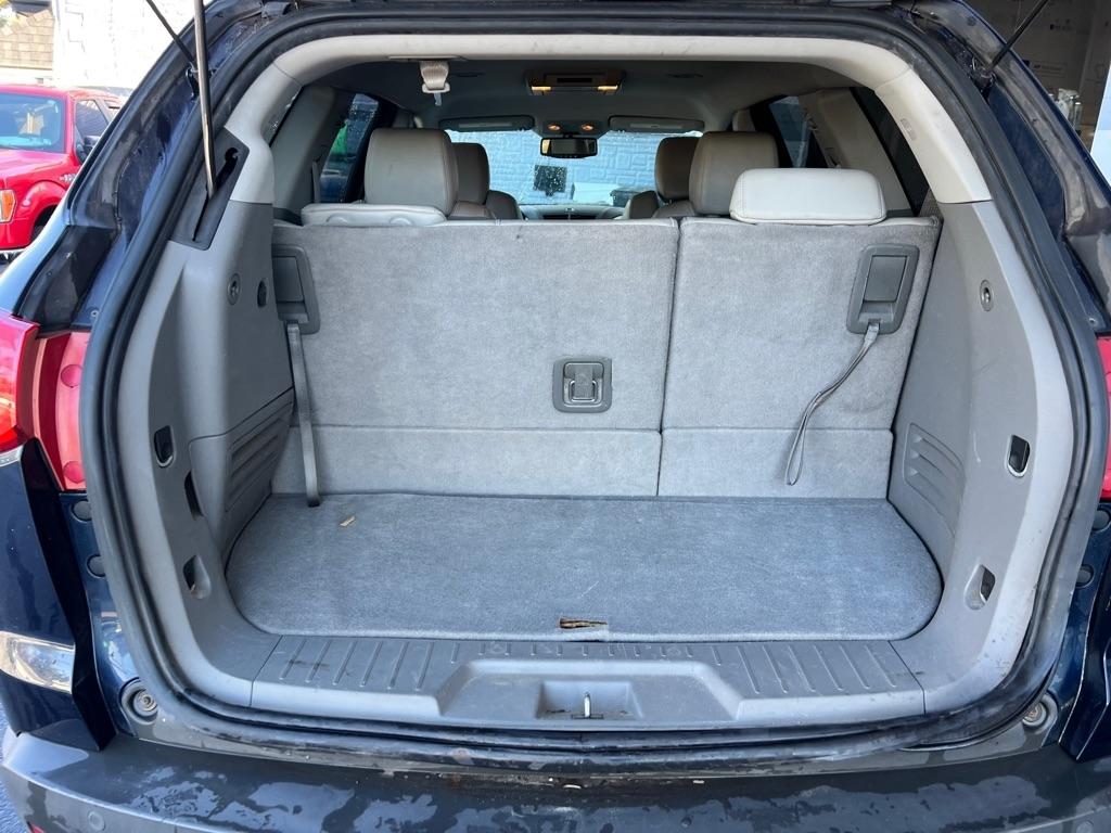 Chevrolet Traverse 2LT AWD 2011