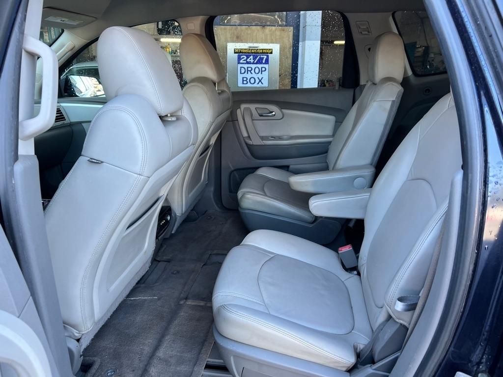 Chevrolet Traverse 2LT AWD 2011