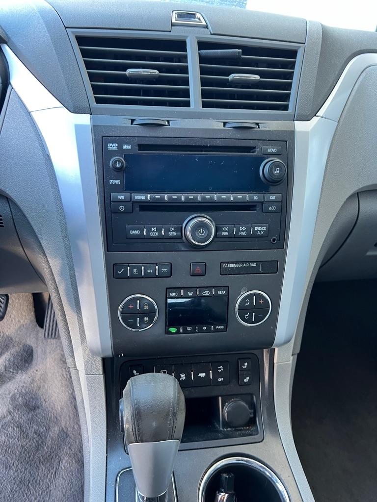 Chevrolet Traverse 2LT AWD 2011