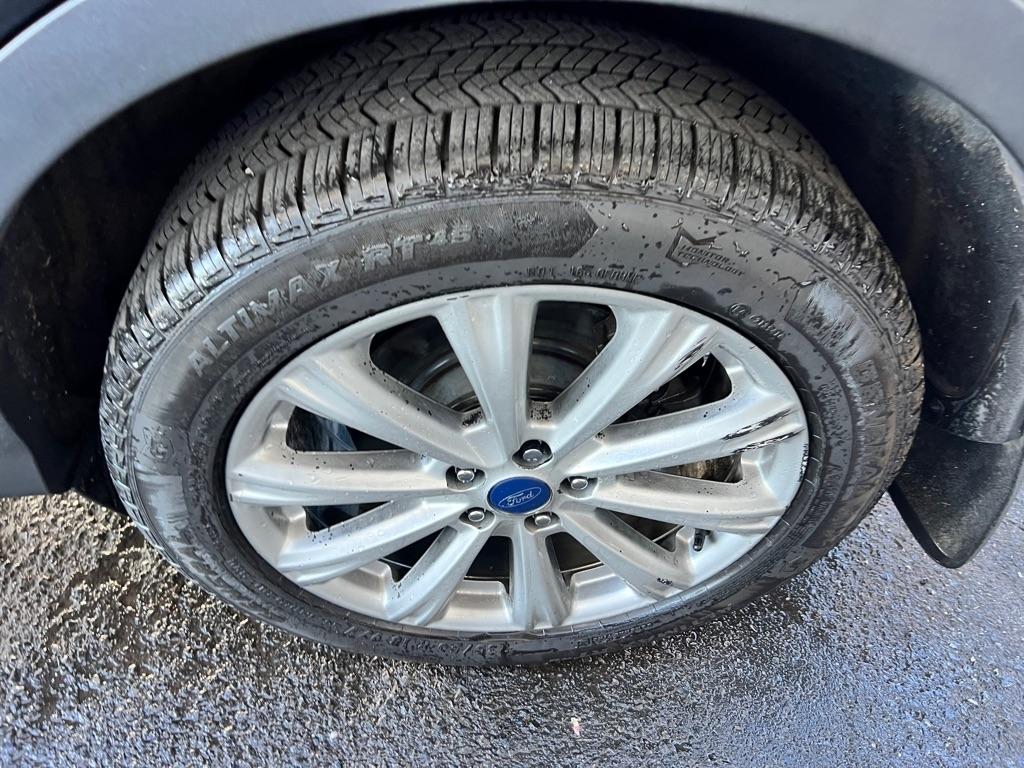 Ford Escape Titanium 4WD 2017