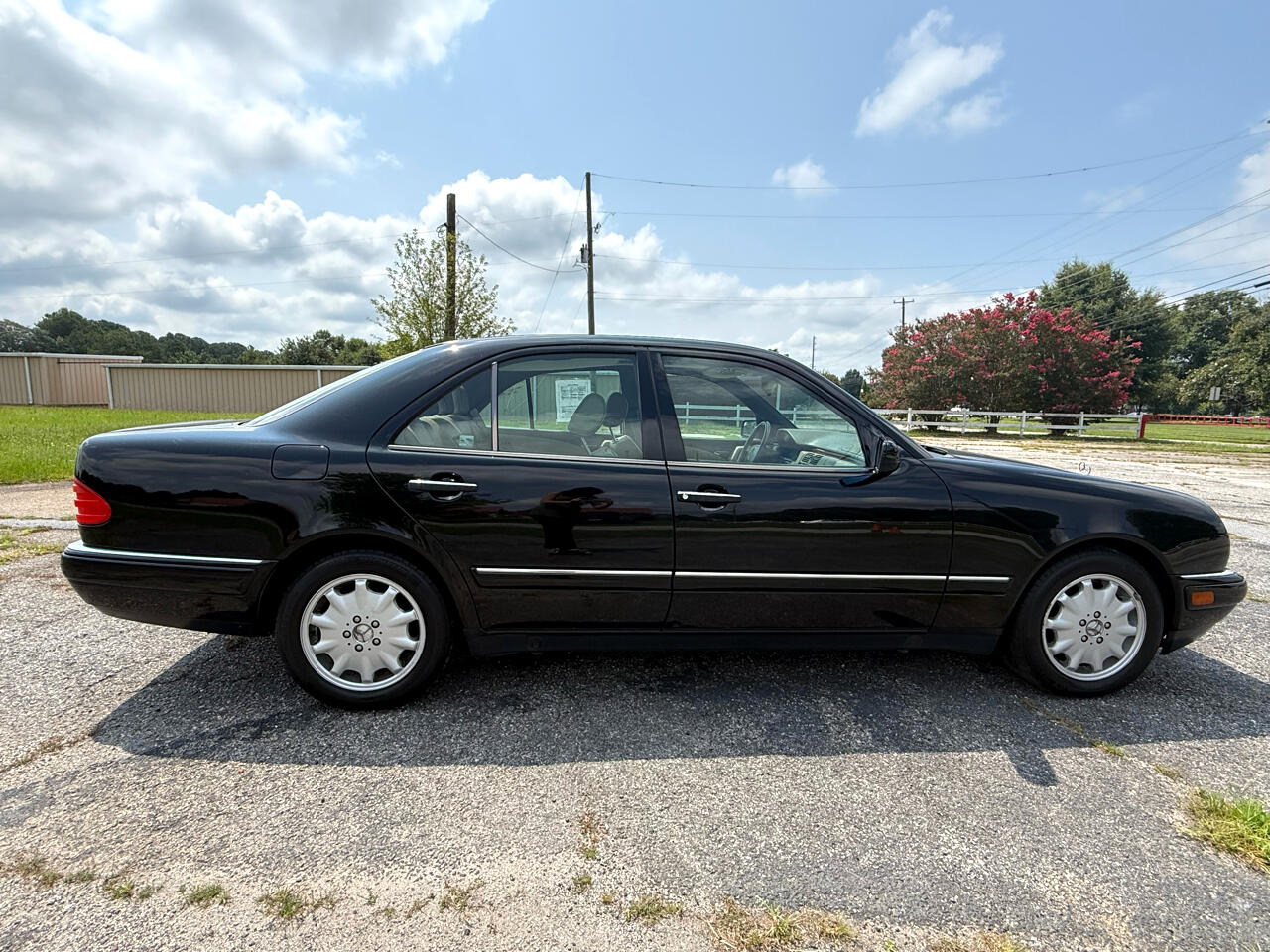 Mercedes-Benz E Class 4dr Sdn 3.2L 1997 Mercedes-Benz E Class 4dr Sdn 3.2L 1997