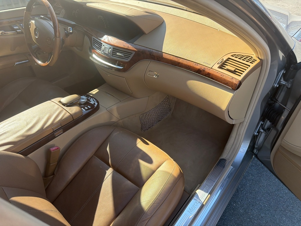 Mercedes-Benz S-Class S550 4MATIC 2009