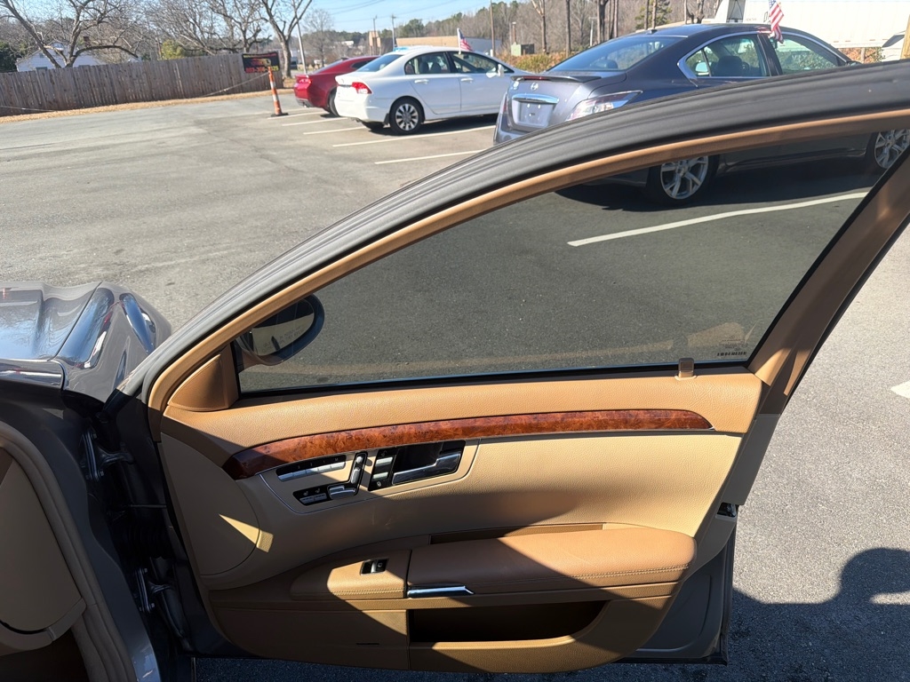 Mercedes-Benz S-Class S550 4MATIC 2009