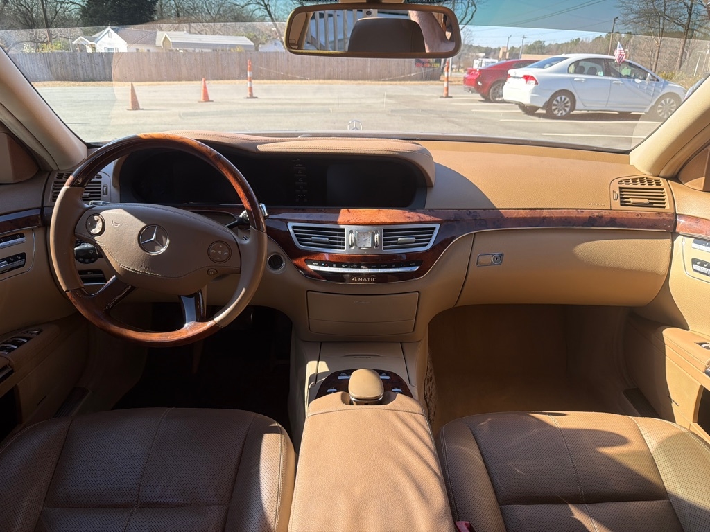 Mercedes-Benz S-Class S550 4MATIC 2009