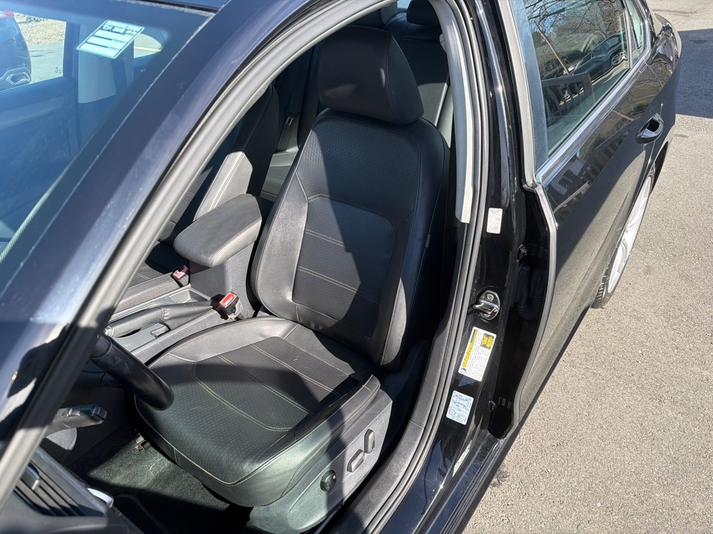 Volkswagen Passat 1.8T SE AT PZEV 2014