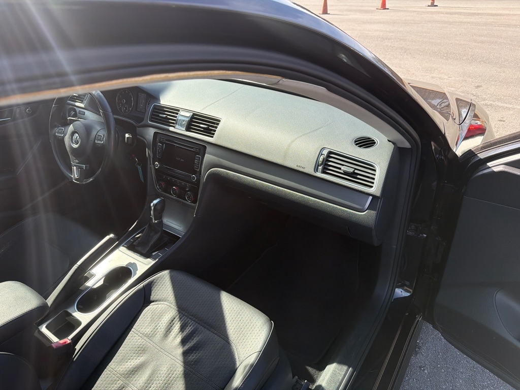 Volkswagen Passat 1.8T SE AT PZEV 2014