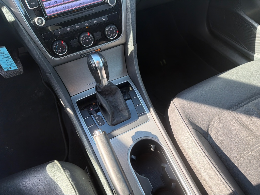 Volkswagen Passat 1.8T SE AT PZEV 2014