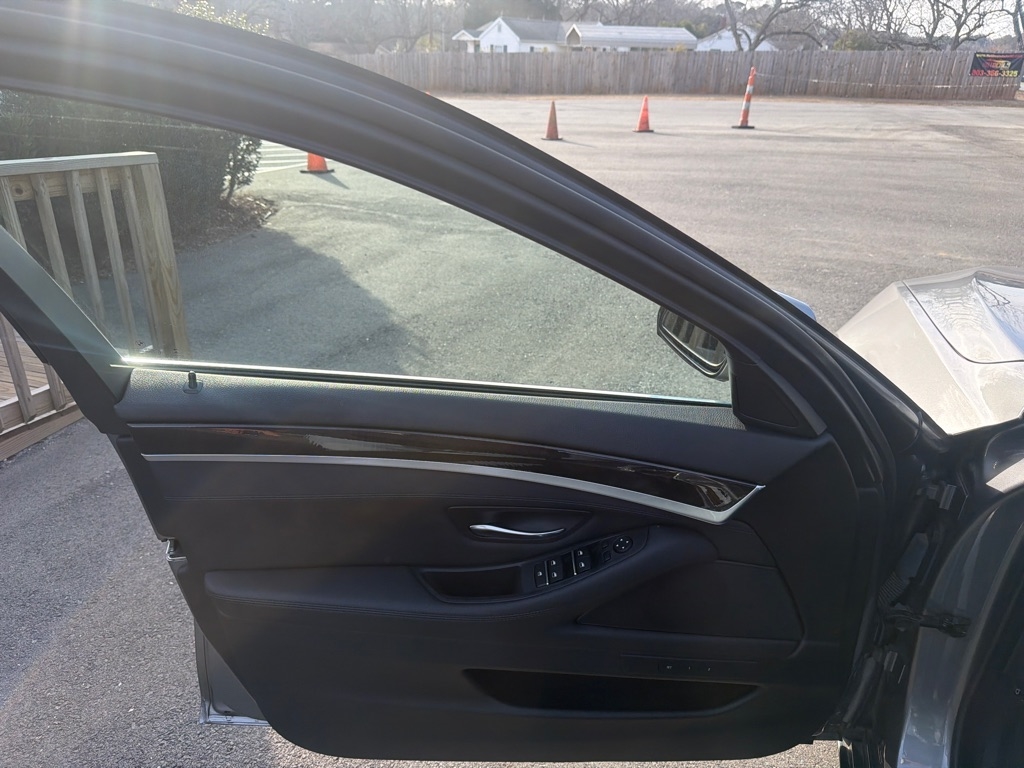 BMW 5-Series 528i xDrive 2016