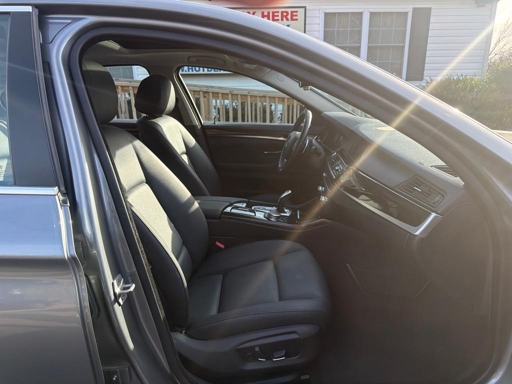 BMW 5-Series 528i xDrive 2016