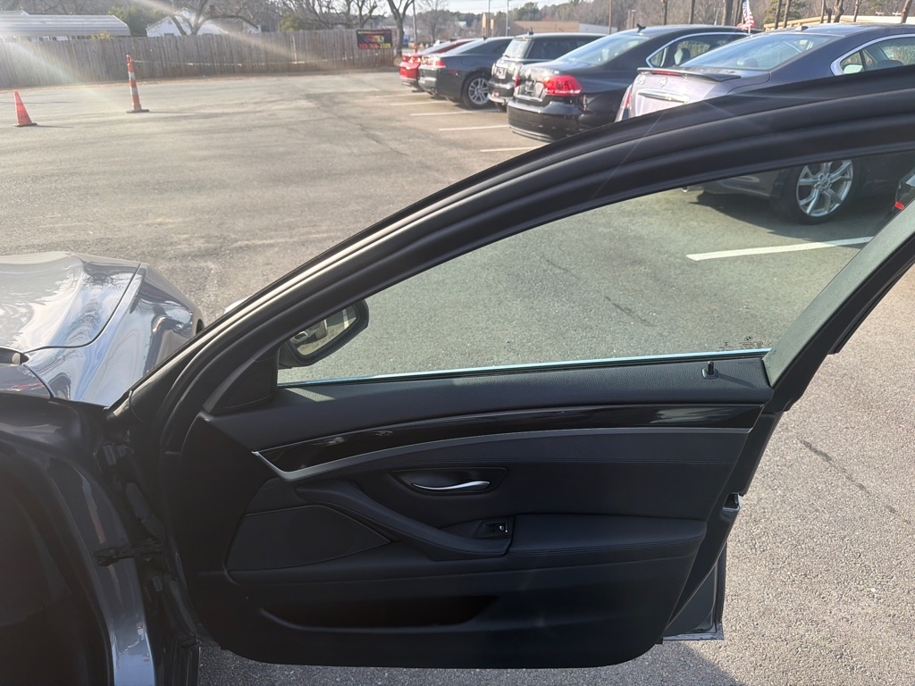 BMW 5-Series 528i xDrive 2016