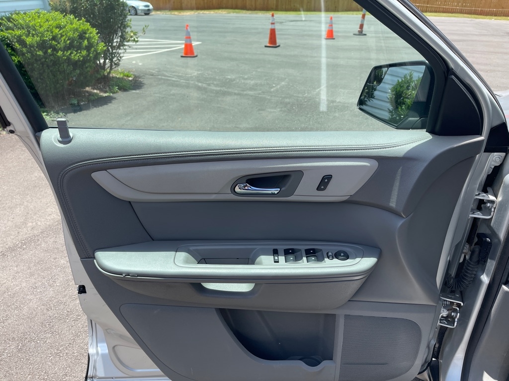 Chevrolet Traverse LS FWD w/PDC 2014