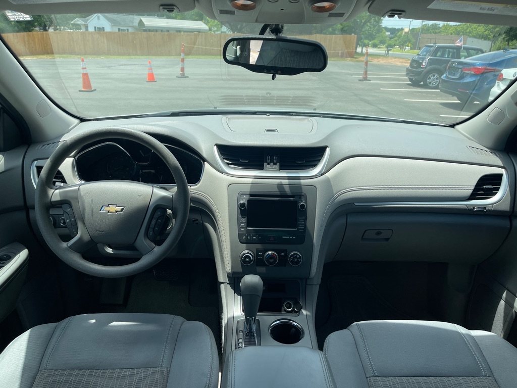 Chevrolet Traverse LS FWD w/PDC 2014