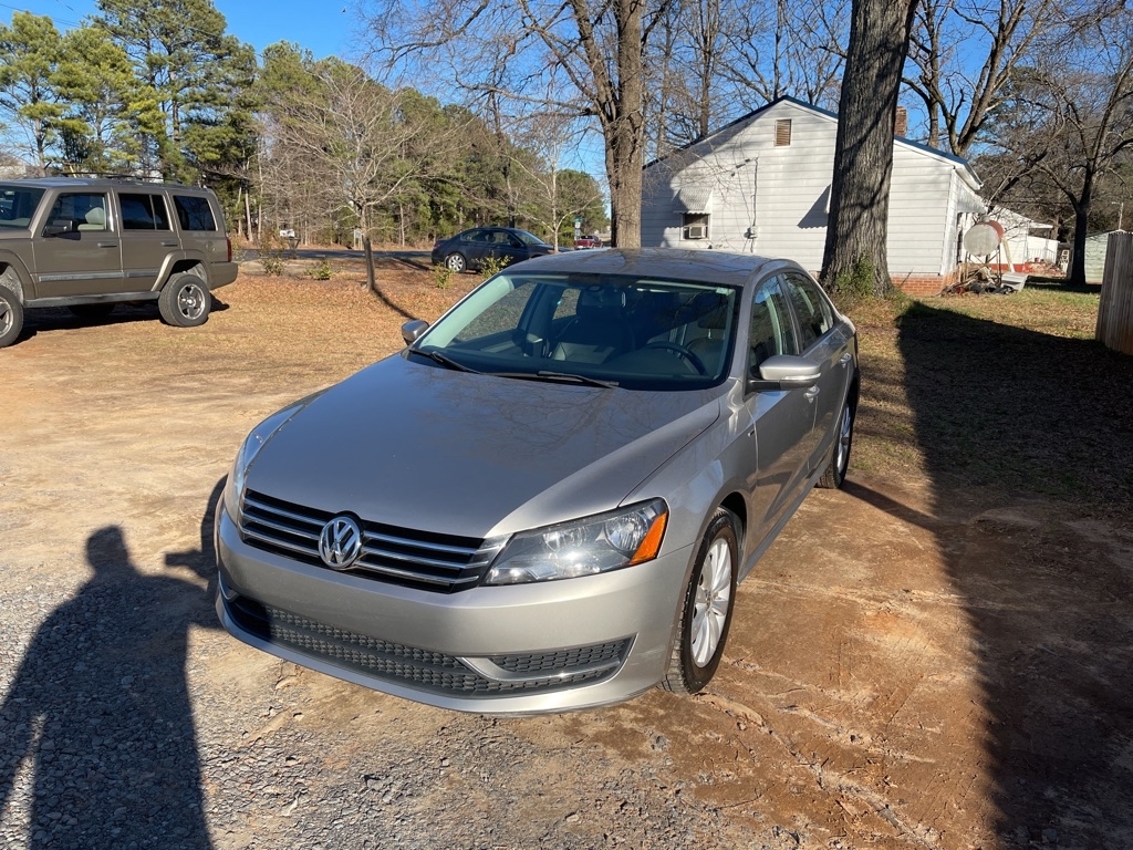 Volkswagen Passat 1.8T Wolfsburg AT 2014