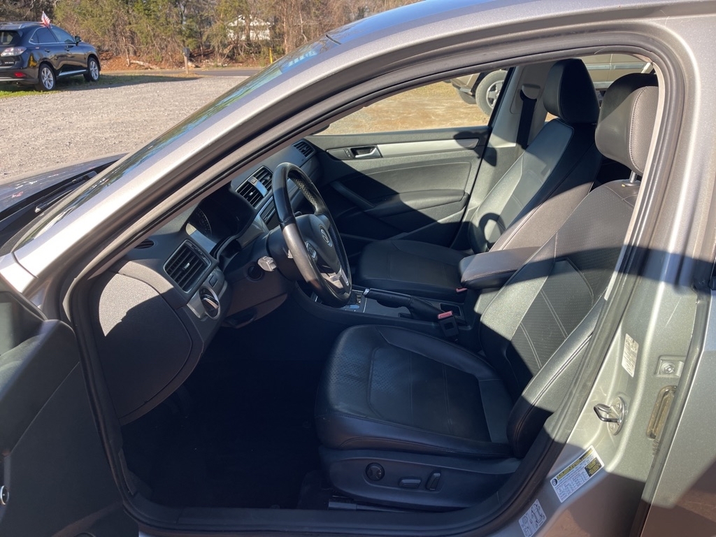 Volkswagen Passat 1.8T Wolfsburg AT 2014