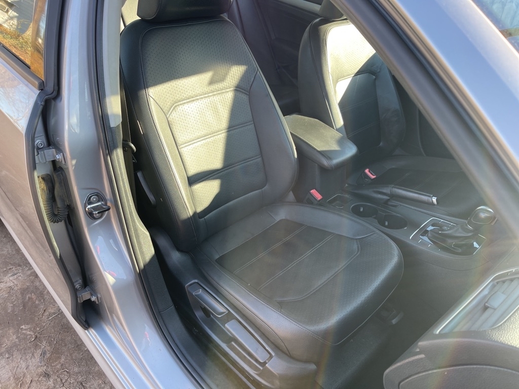 Volkswagen Passat 1.8T Wolfsburg AT 2014