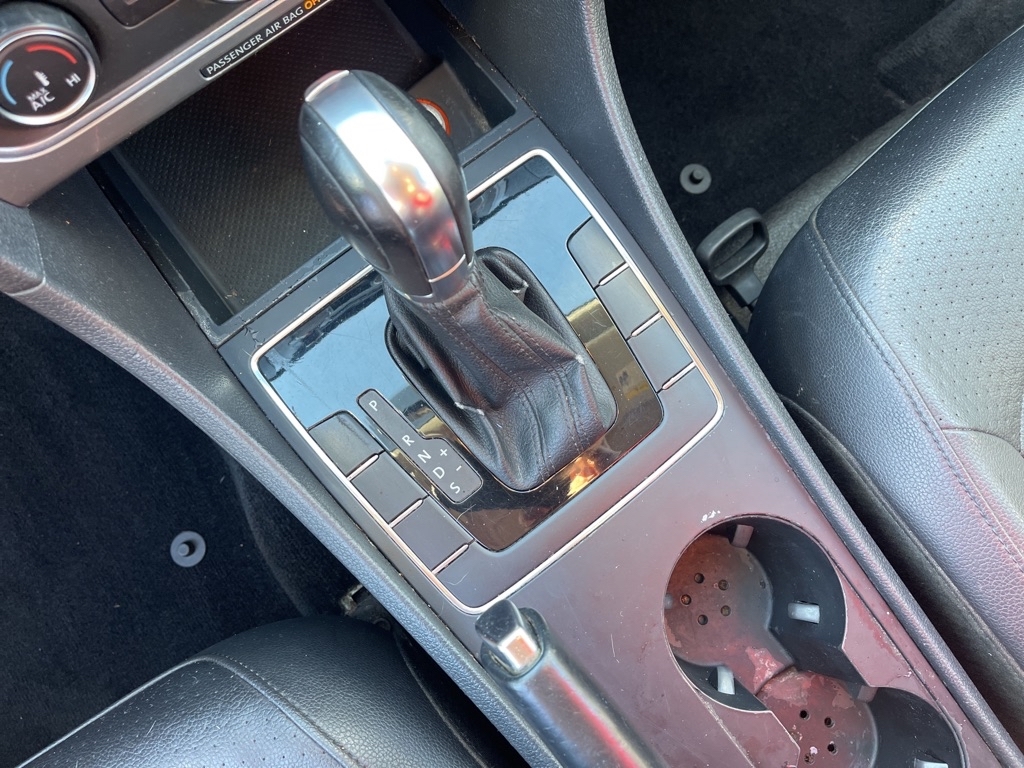 Volkswagen Passat 1.8T Wolfsburg AT 2014