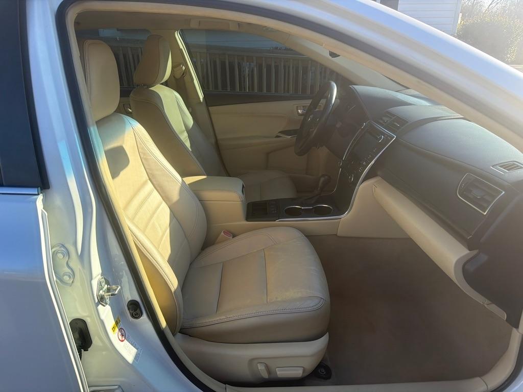 Toyota Camry Hybrid XLE 2015