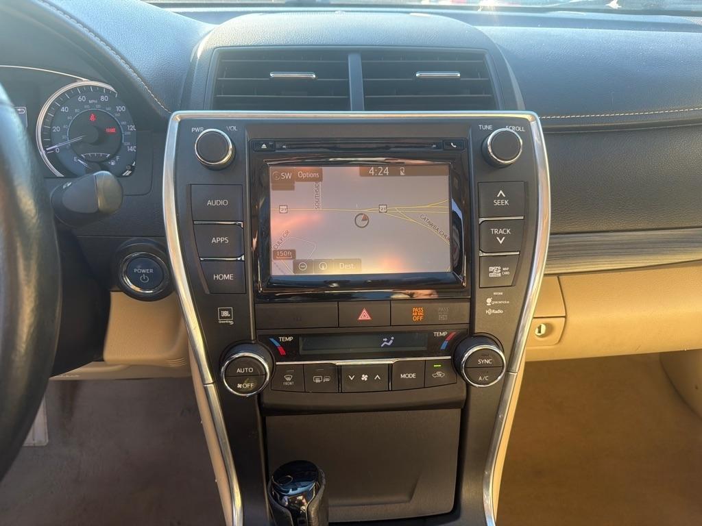 Toyota Camry Hybrid XLE 2015