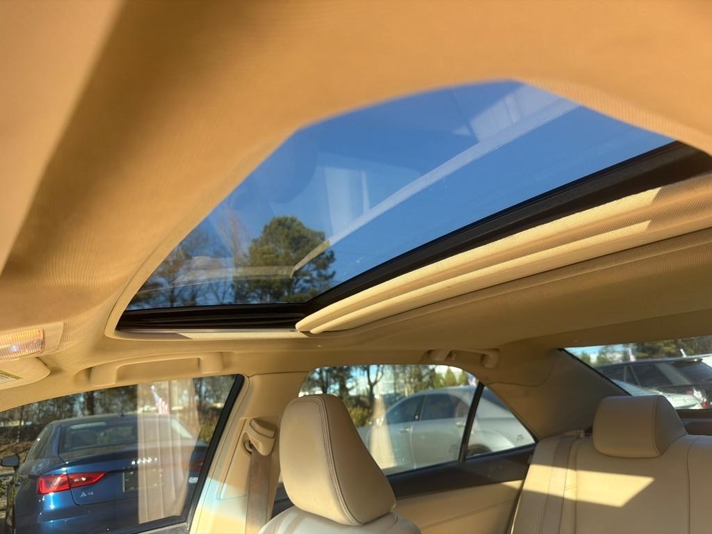 Toyota Camry Hybrid XLE 2015