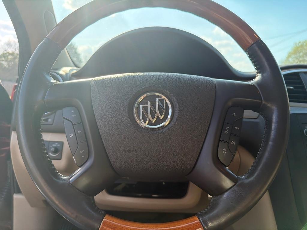 Buick Enclave Premium FWD 2012