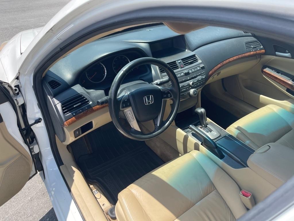 Honda Accord EX-L V-6 Sedan AT 2011