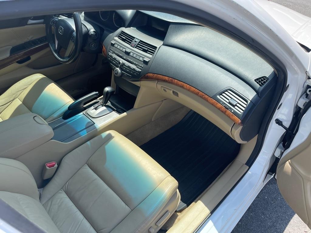 Honda Accord EX-L V-6 Sedan AT 2011