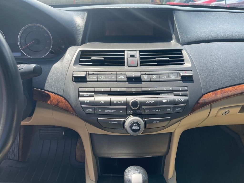 Honda Accord EX-L V-6 Sedan AT 2011