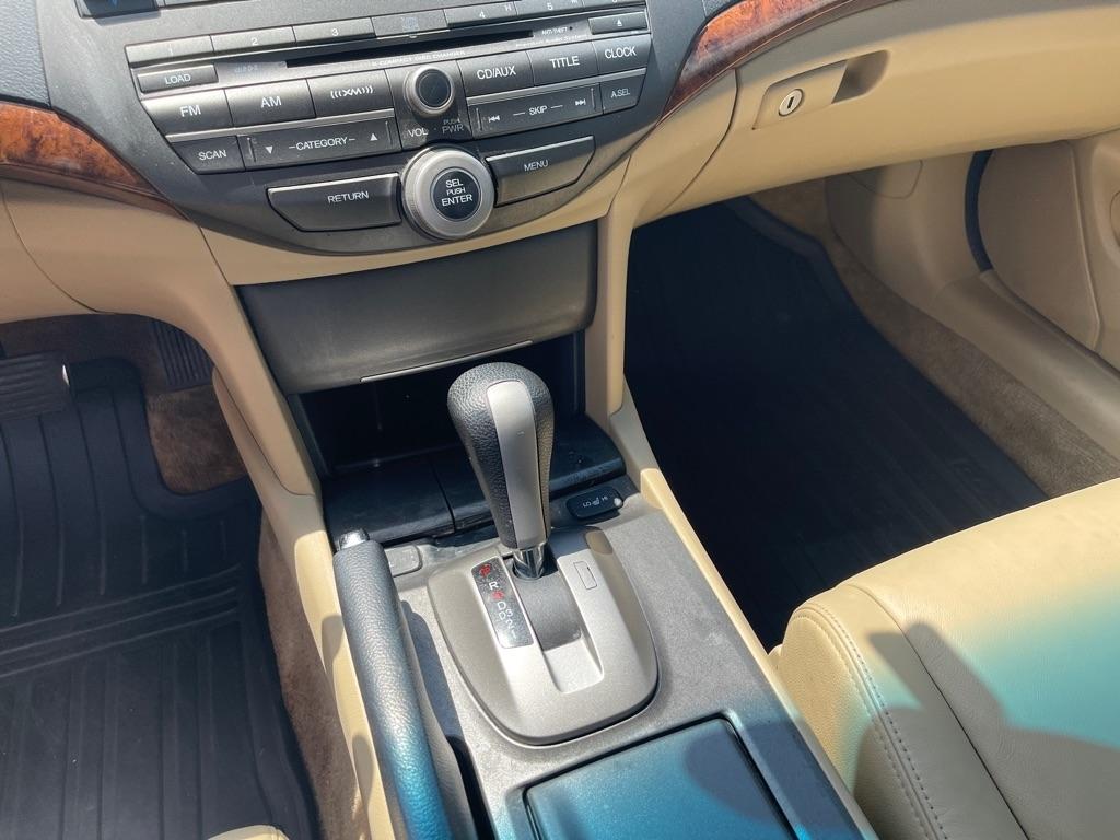 Honda Accord EX-L V-6 Sedan AT 2011