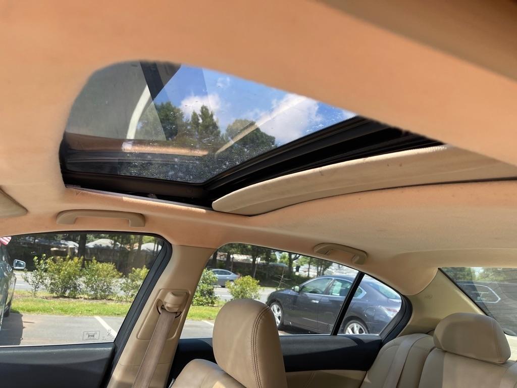 Honda Accord EX-L V-6 Sedan AT 2011