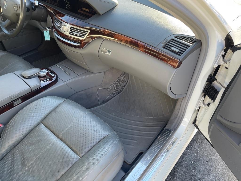 Mercedes-Benz S-Class S550 2007