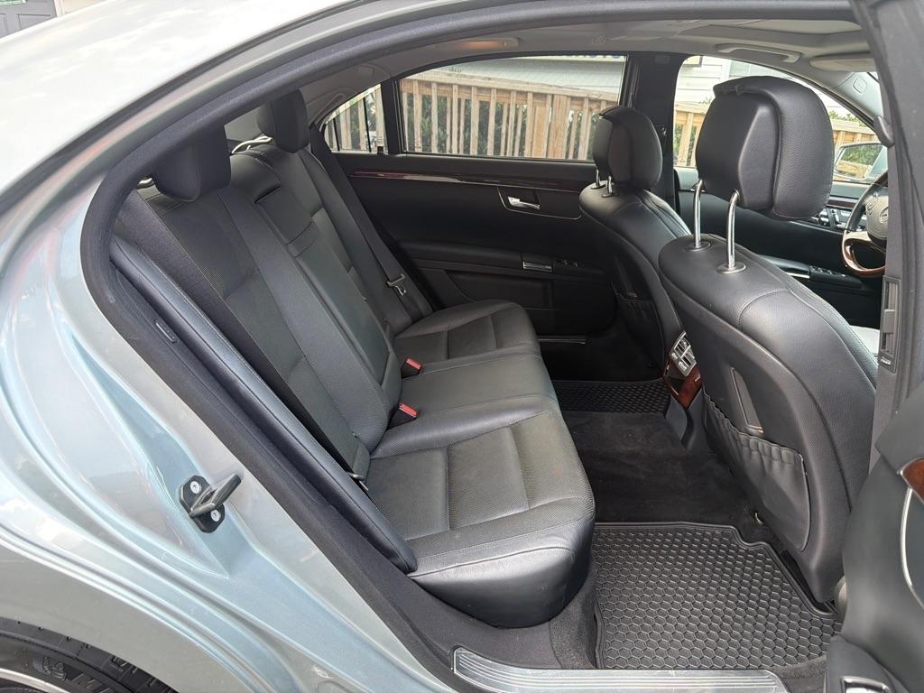 Mercedes-Benz S-Class S550 4-MATIC 2013