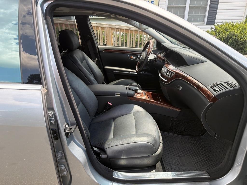 Mercedes-Benz S-Class S550 4-MATIC 2013