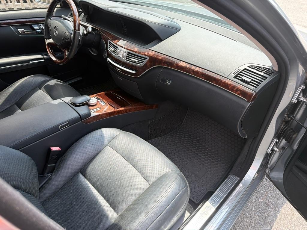 Mercedes-Benz S-Class S550 4-MATIC 2013
