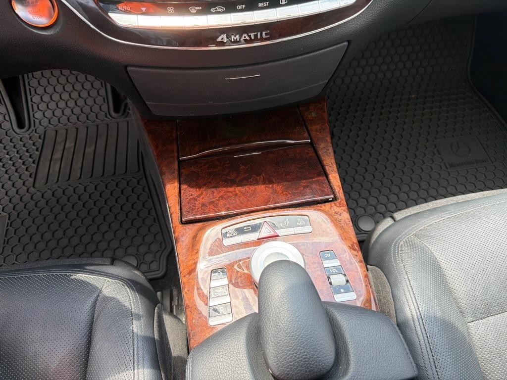 Mercedes-Benz S-Class S550 4-MATIC 2013
