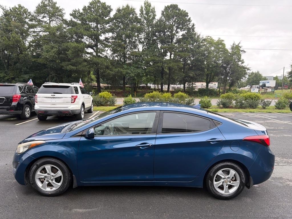 Hyundai Elantra SE 6AT 2015