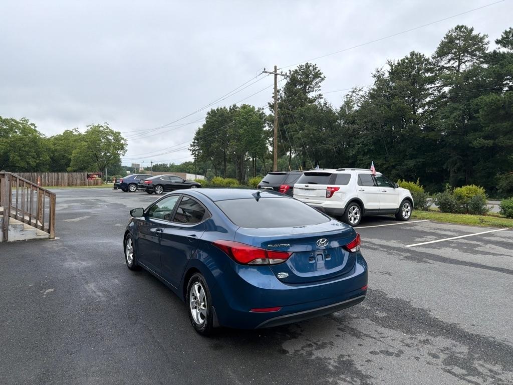 Hyundai Elantra SE 6AT 2015